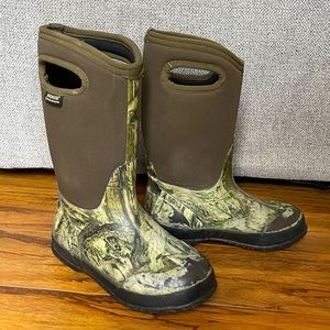 Boys Size 2 Camo BOGS Classic Winter Rainboots